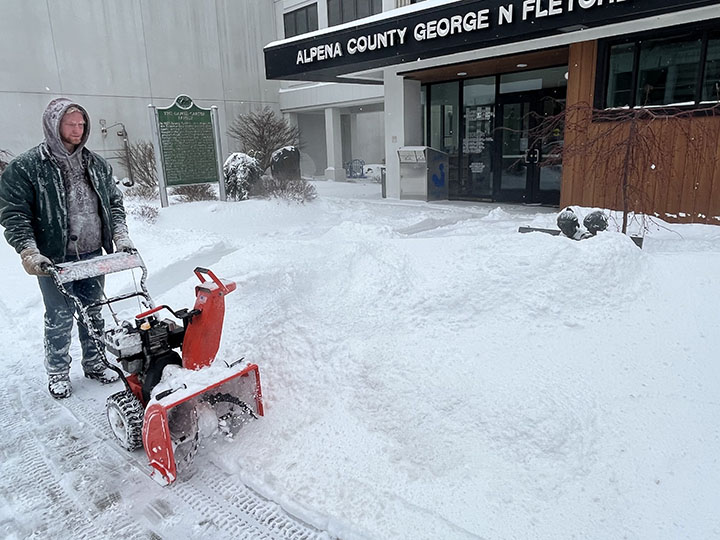 Olive brings heavy snow, wind; more may arrive Monday News, Sports